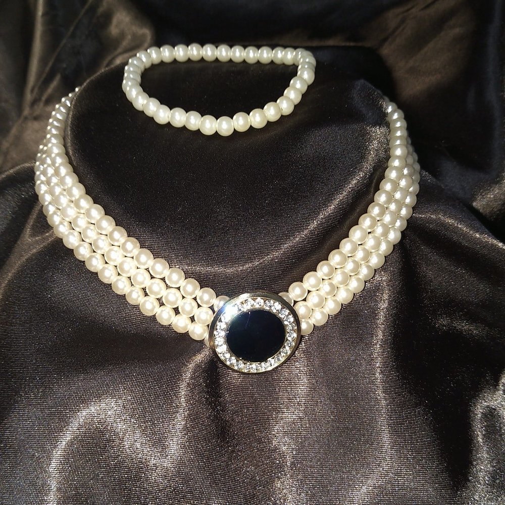 3PC. Necklace, Bracelet, Earrings, Pearl set